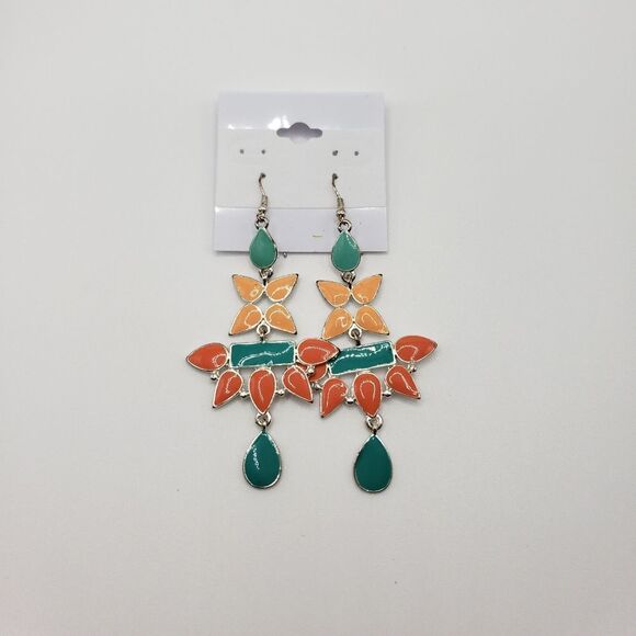 Dangling Earrings - Picture 3 of 4